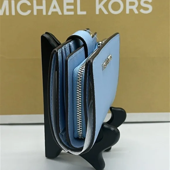 MICHAEL KORS Medium Saffiano Leather Bifold Zip CN Wallet
Sky Blue - Picture 4 of 14